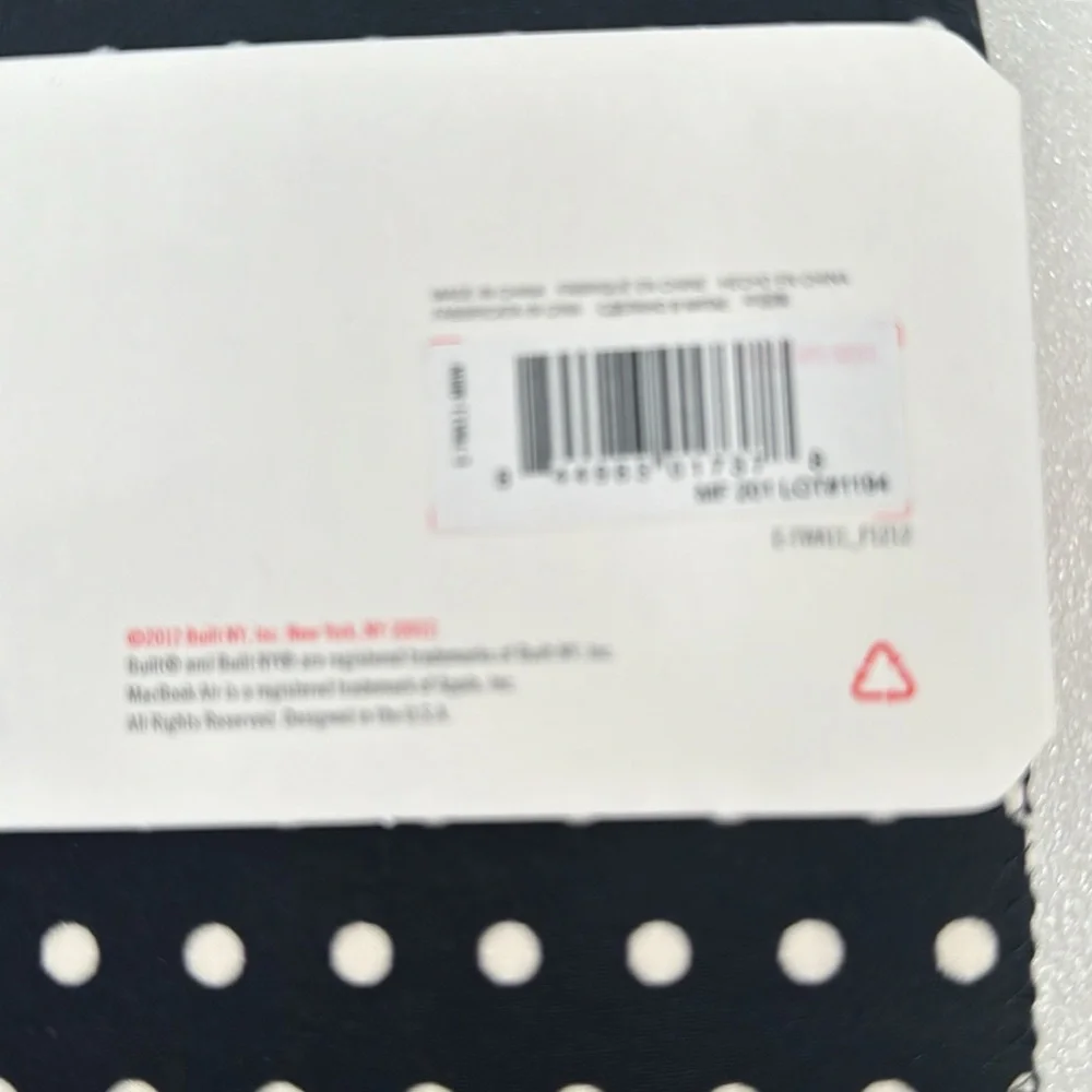 Built twist top sleeve for 11 inch MacBook Air black white polkadots apple